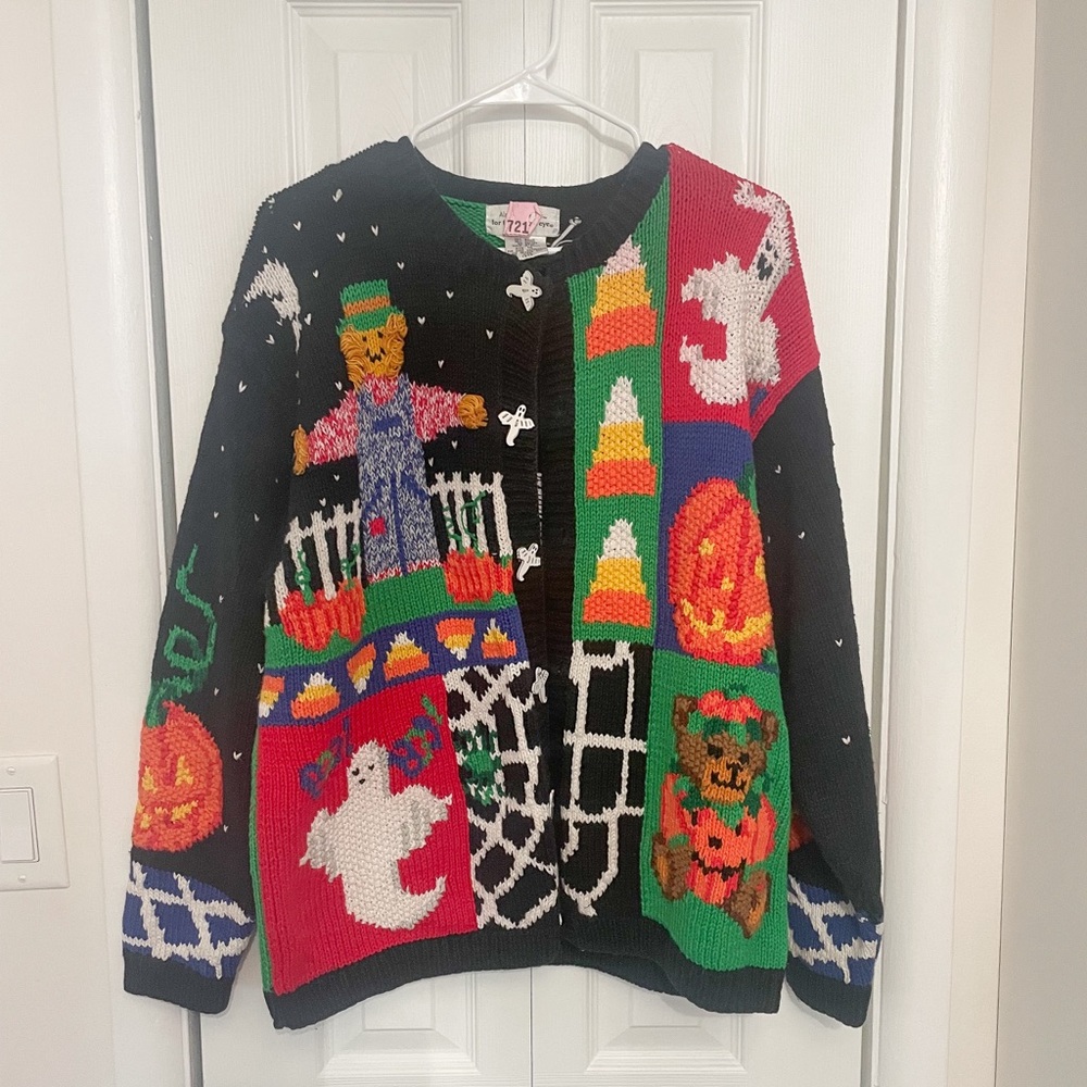 Vintage | Halloween Sweater with Ghost Buttons